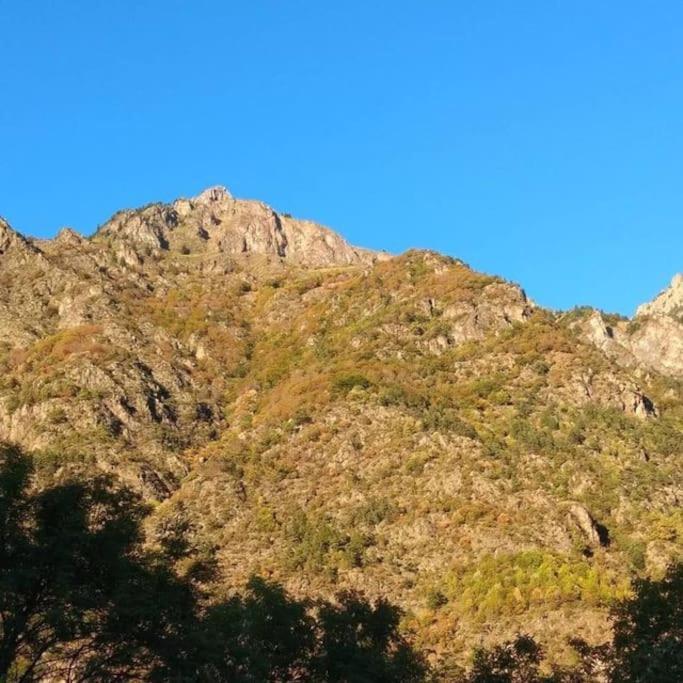 Chambre Ou Gite Dans Une Maison De Montagne - De Suzon A Zelie Entraigues  외부 사진