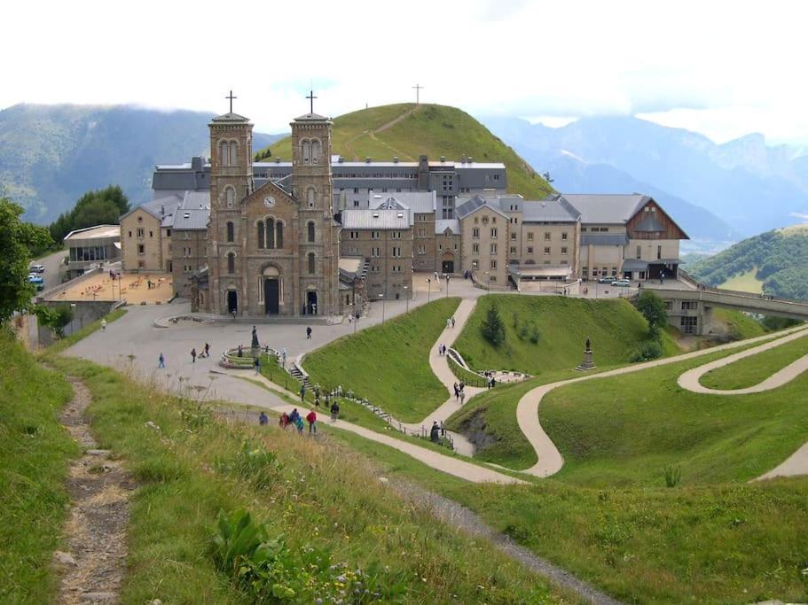 Chambre Ou Gite Dans Une Maison De Montagne - De Suzon A Zelie Entraigues  외부 사진